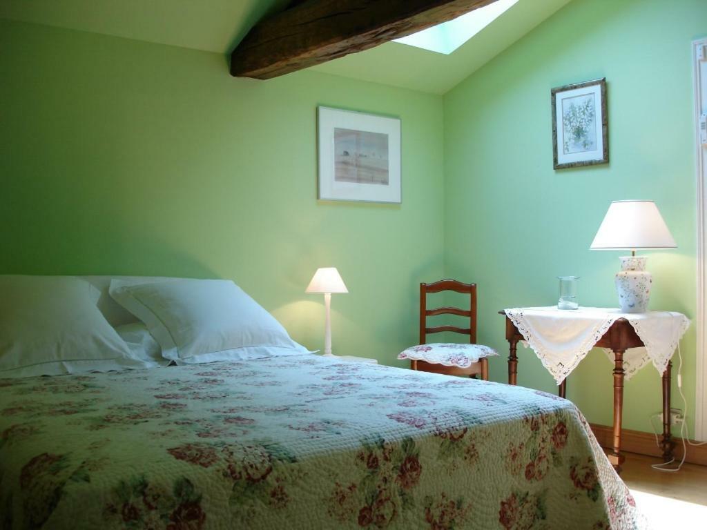 Bed and Breakfast La Petite Provence De Touron Pujols  Экстерьер фото