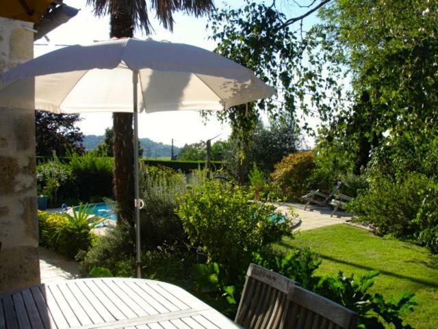 Bed and Breakfast La Petite Provence De Touron Pujols  Экстерьер фото